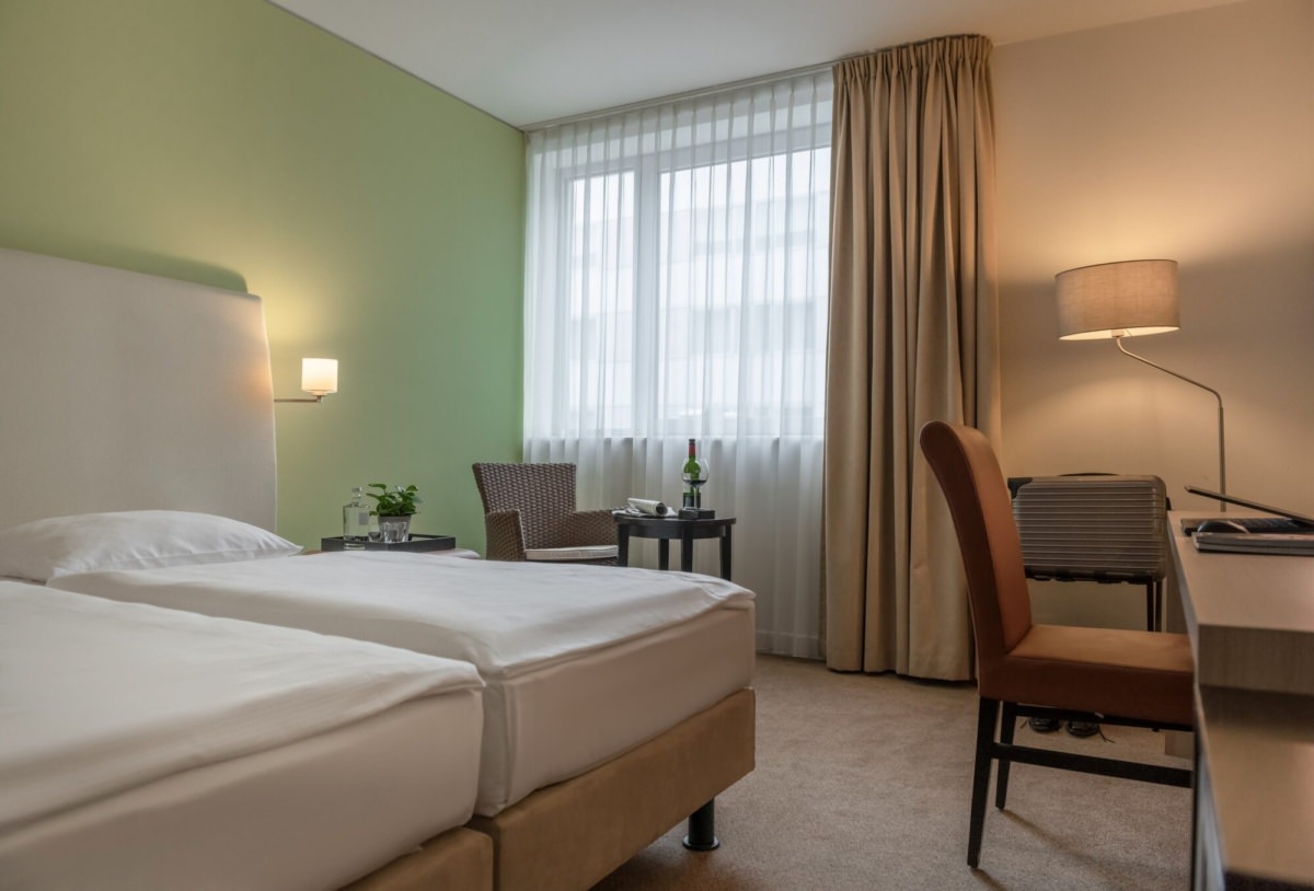 Monteur-Zimmer - Düsseldorf - Tulip Inn Duesseldorf Arena Hotel