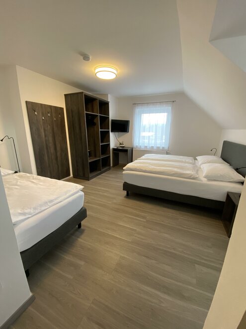 Monteur-Zimmer - Preis pro Nacht - St. Gertraud (Frantschach-St. Gertraud) -  KM Hotel Murtal Rooms & Apartments: Komfortable Unterkunft in Gobernitz (Knittelfeld)