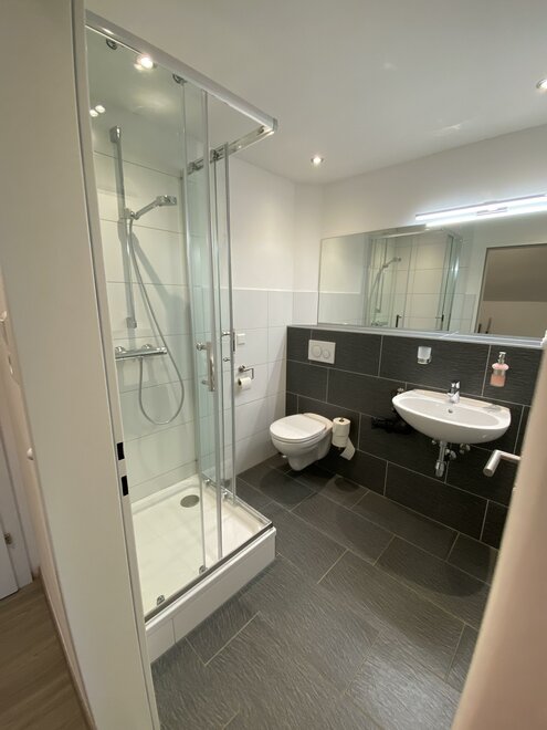 Monteur-Zimmer - Preis pro Nacht - St. Gertraud (Frantschach-St. Gertraud) -  KM Hotel Murtal Rooms & Apartments: Komfortable Unterkunft in Gobernitz (Knittelfeld)