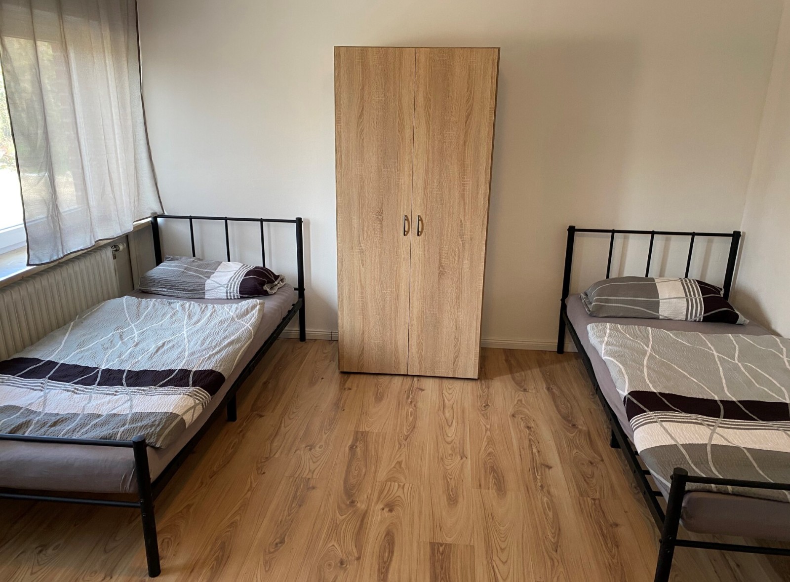 Monteur-Zimmer - Achim (Landkreis Verden) - Oldenburg: Frisch sanierte Monteurwohnung: Parkplatz + TV + WLAN