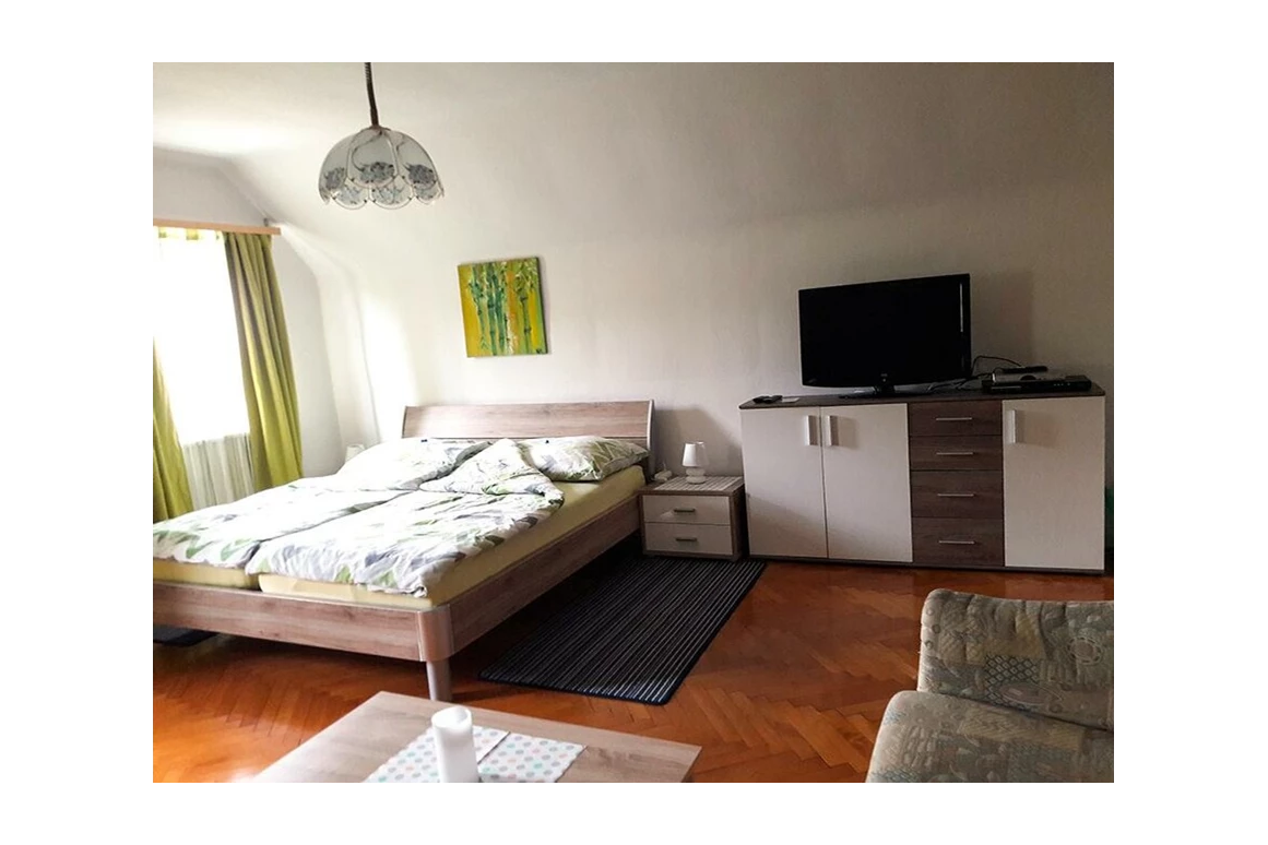MonteurZimmer: Apartment Schloffer