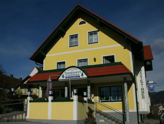 MonteurZimmer: Gasthof Zum Tannenwirt