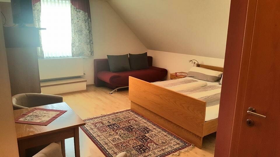 Monteur-Zimmer - Preis pro Nacht - Feldkirchen bei Graz - Gasthof Zum Tannenwirt