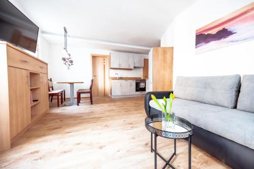 Monteur-Zimmer - Preis pro Nacht - Königssee - Pension-Cafe-Konditorei Mikl