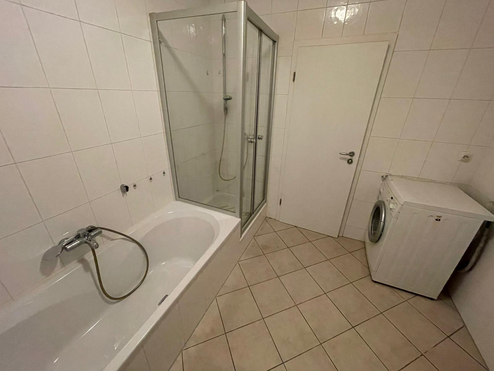 MonteurZimmer: LuSo Iancu Immobilien GmbH 