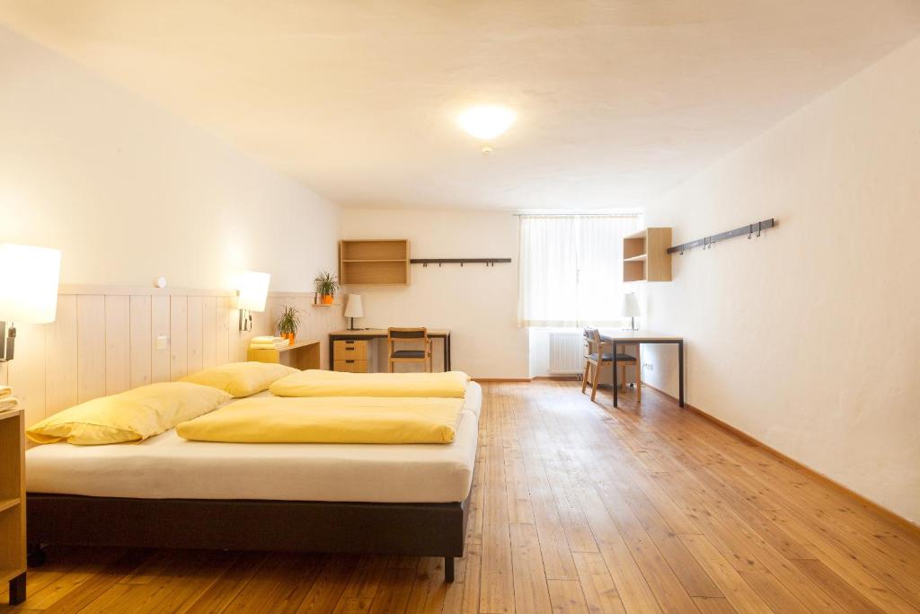 Monteur-Zimmer - Preis pro Nacht - Gosau - Kolping Hallein