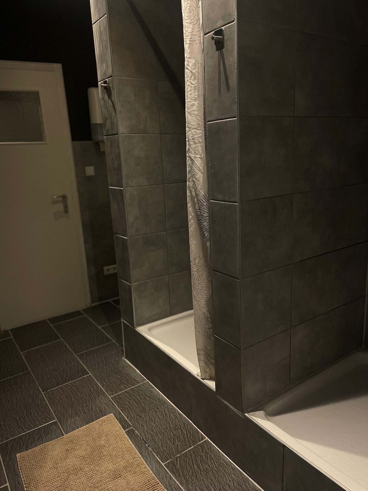 Monteur-Zimmer - Seelze - Modernes Stadt-Apartment