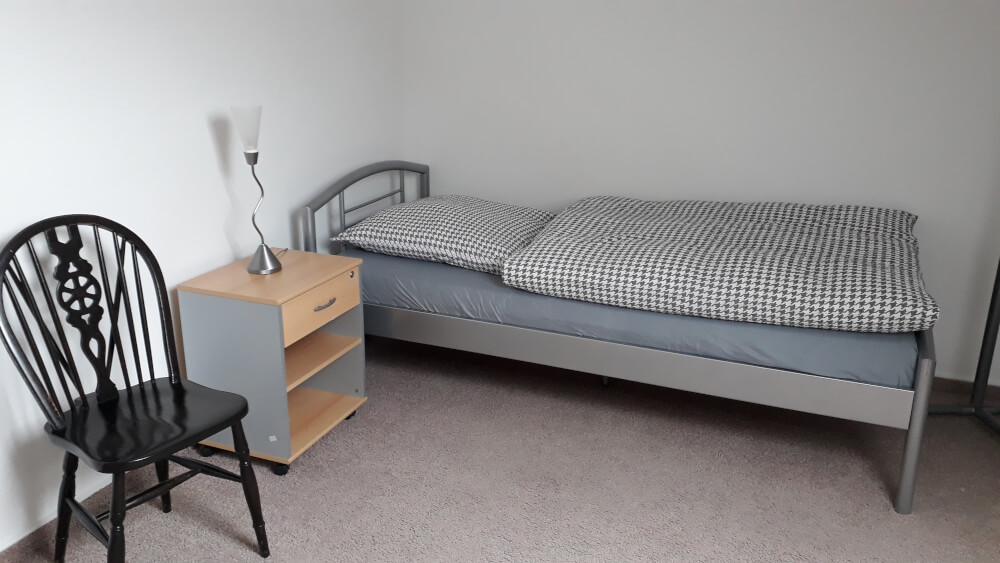 Monteur-Zimmer - Seelze - 4 Zimmer-Wohnung 94 qm, Küche, Bad, 3 Schlafräume, TV-Sitzecke