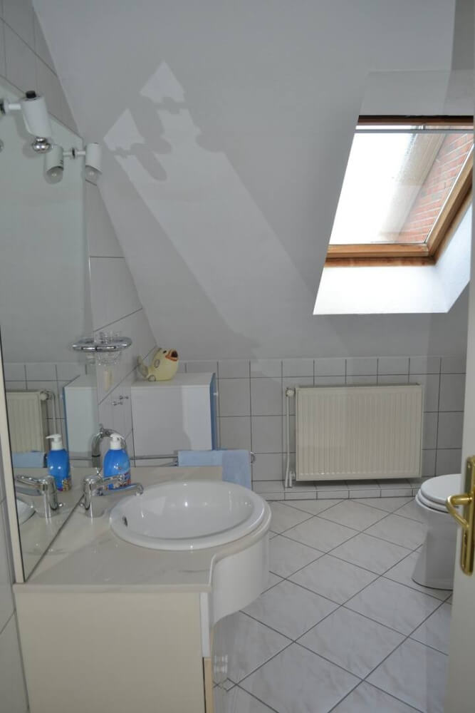 Monteur-Zimmer - Seelze - 4 Zimmer-Wohnung 94 qm, Küche, Bad, 3 Schlafräume, TV-Sitzecke