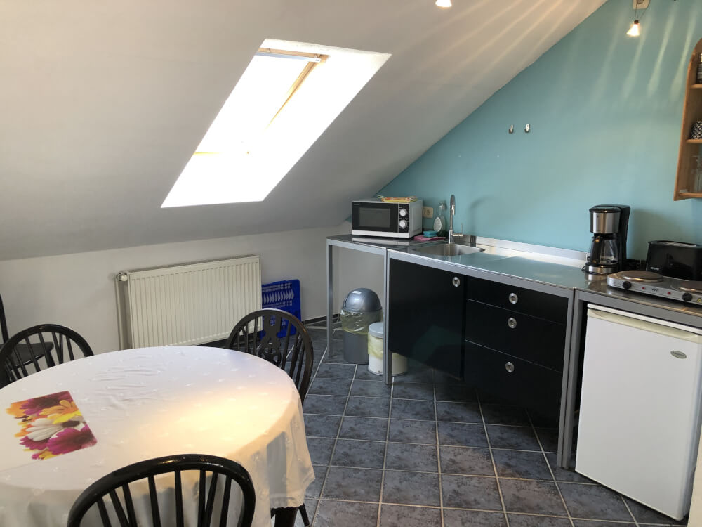 Monteur-Zimmer - Seelze - 4 Zimmer-Wohnung 94 qm, Küche, Bad, 3 Schlafräume, TV-Sitzecke