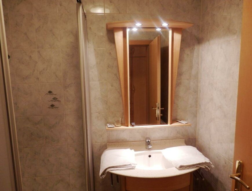 Monteur-Zimmer - Preis pro Nacht - St. Margarethen im Lavanttal - Stadtheuriger Lindbaum