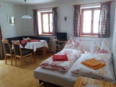 MonteurZimmer: Ferienwohnung Löffelberger in Hallein