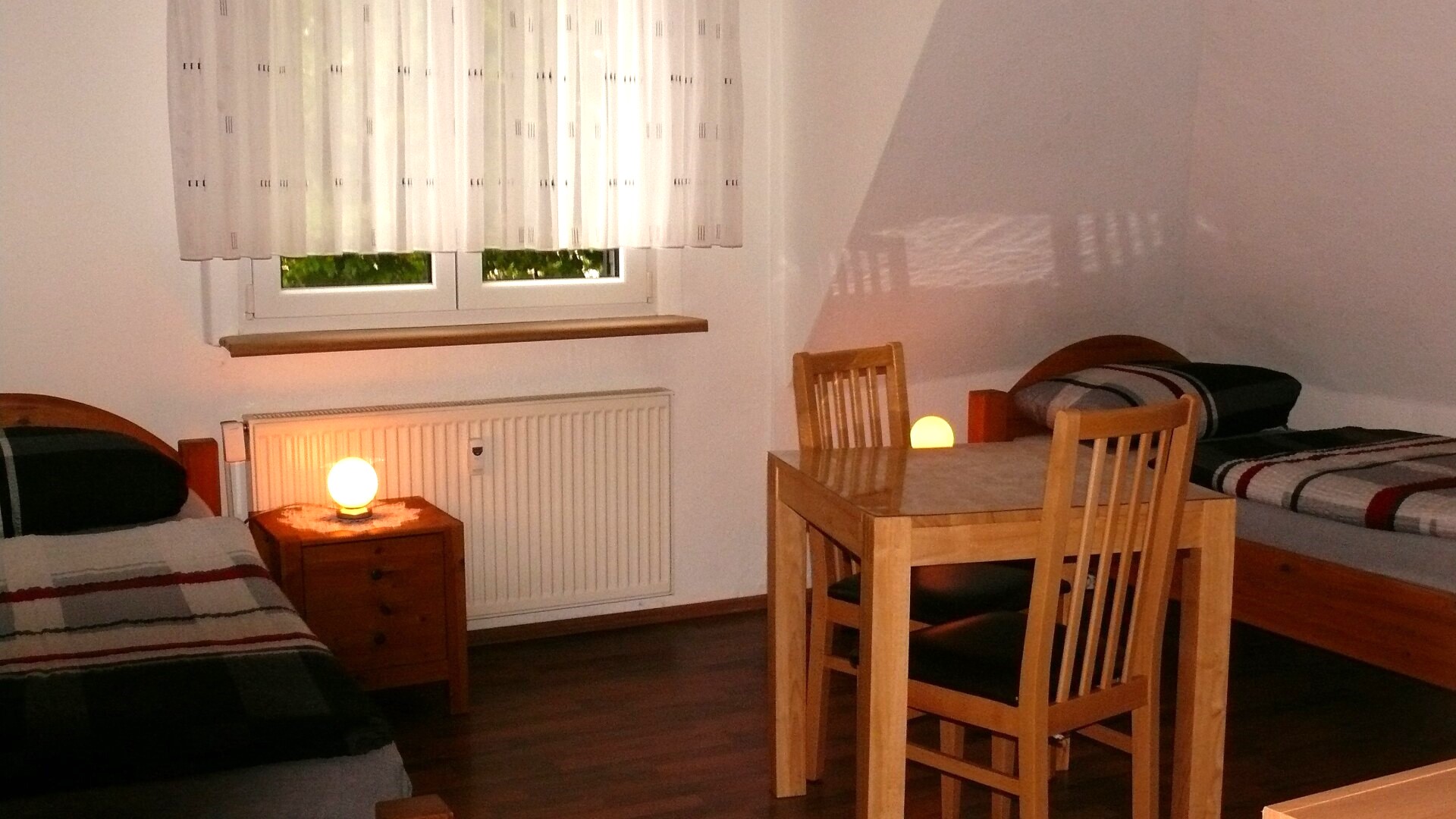 Monteur-Zimmer - Moers - Monteurwohnung Duisburg Palme Fack/Hasikic