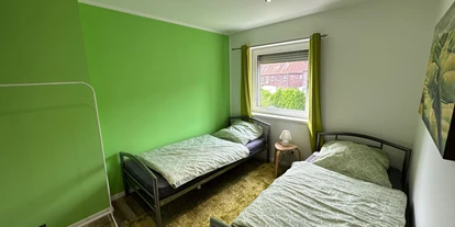 Monteur-Zimmer - Mülheim an der Ruhr - Ganzes Monteurhaus in 47179 Duisburg-Nord mit 4 Schlafzimmern/8 Gäste