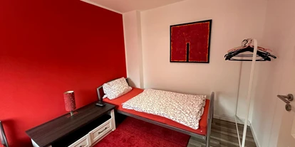 Monteur-Zimmer - Mülheim an der Ruhr - Ganzes Monteurhaus in 47179 Duisburg-Nord mit 4 Schlafzimmern/8 Gäste