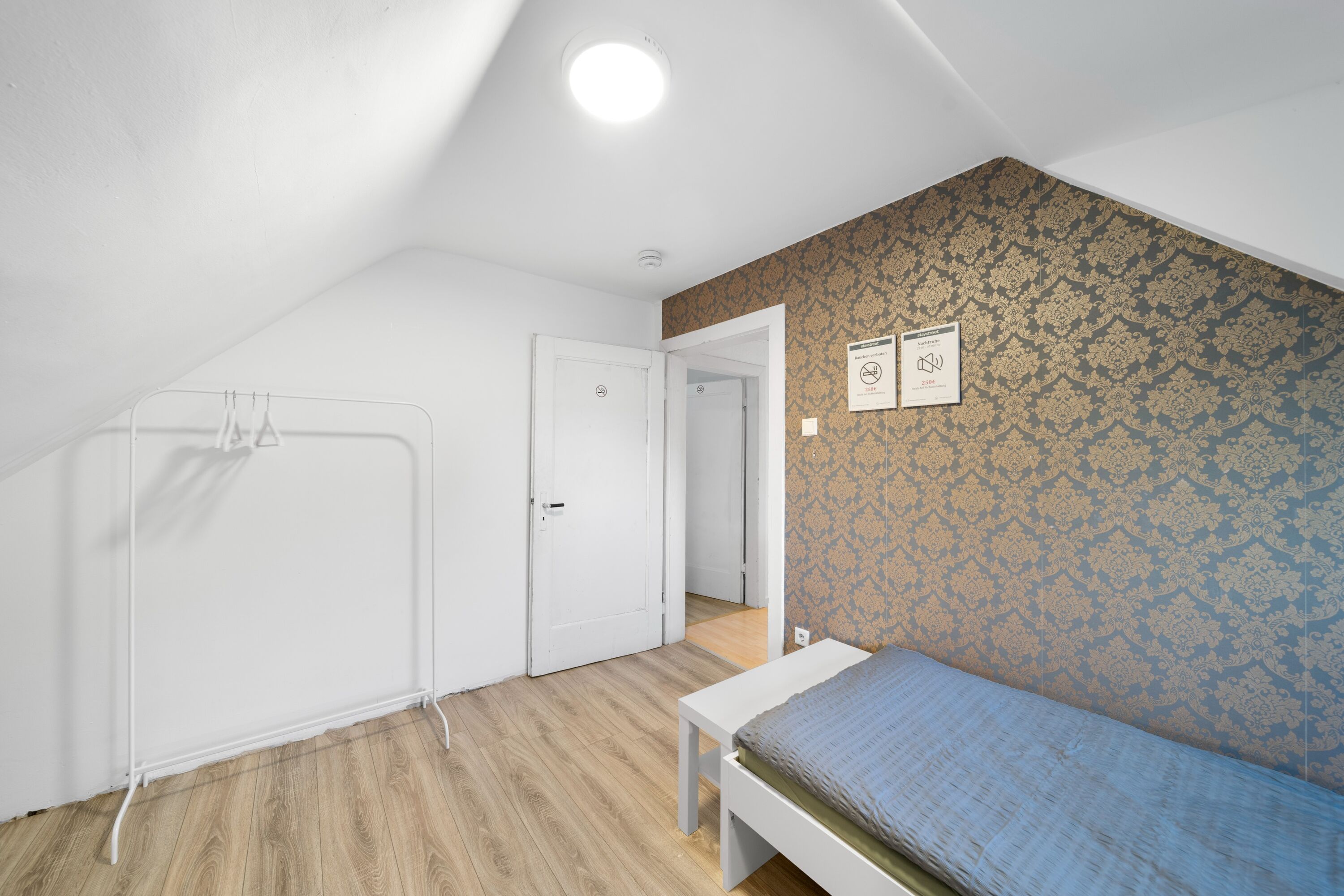 Monteur-Zimmer - Moers - Monteurunterkünfte in Duisburg – 24h Check-In