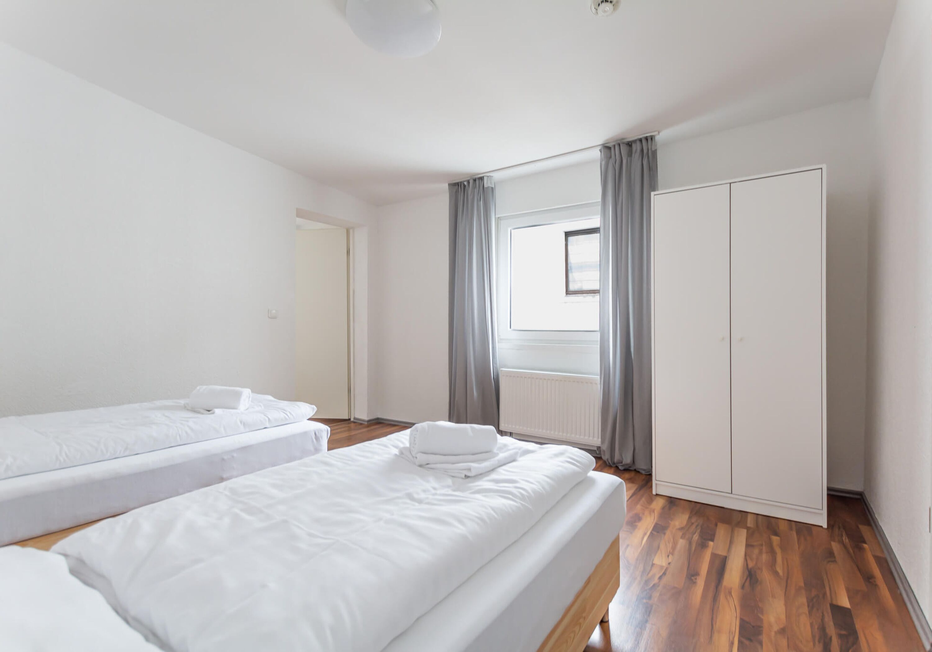 Monteur-Zimmer - Moers - Renovierte 3-4 Zimmer Wohnungen in Duisburg