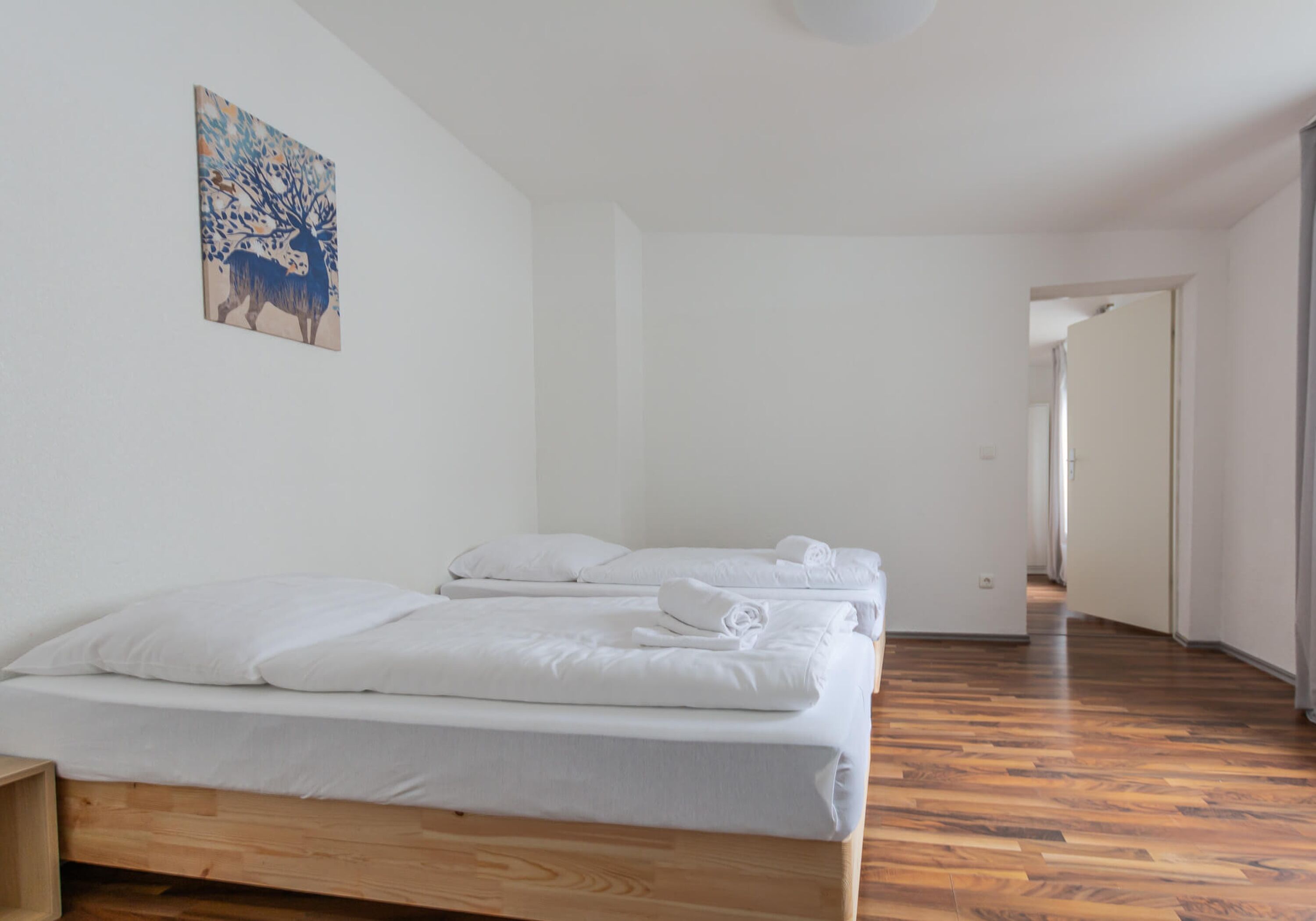 Monteur-Zimmer - Moers - Renovierte 3-4 Zimmer Wohnungen in Duisburg