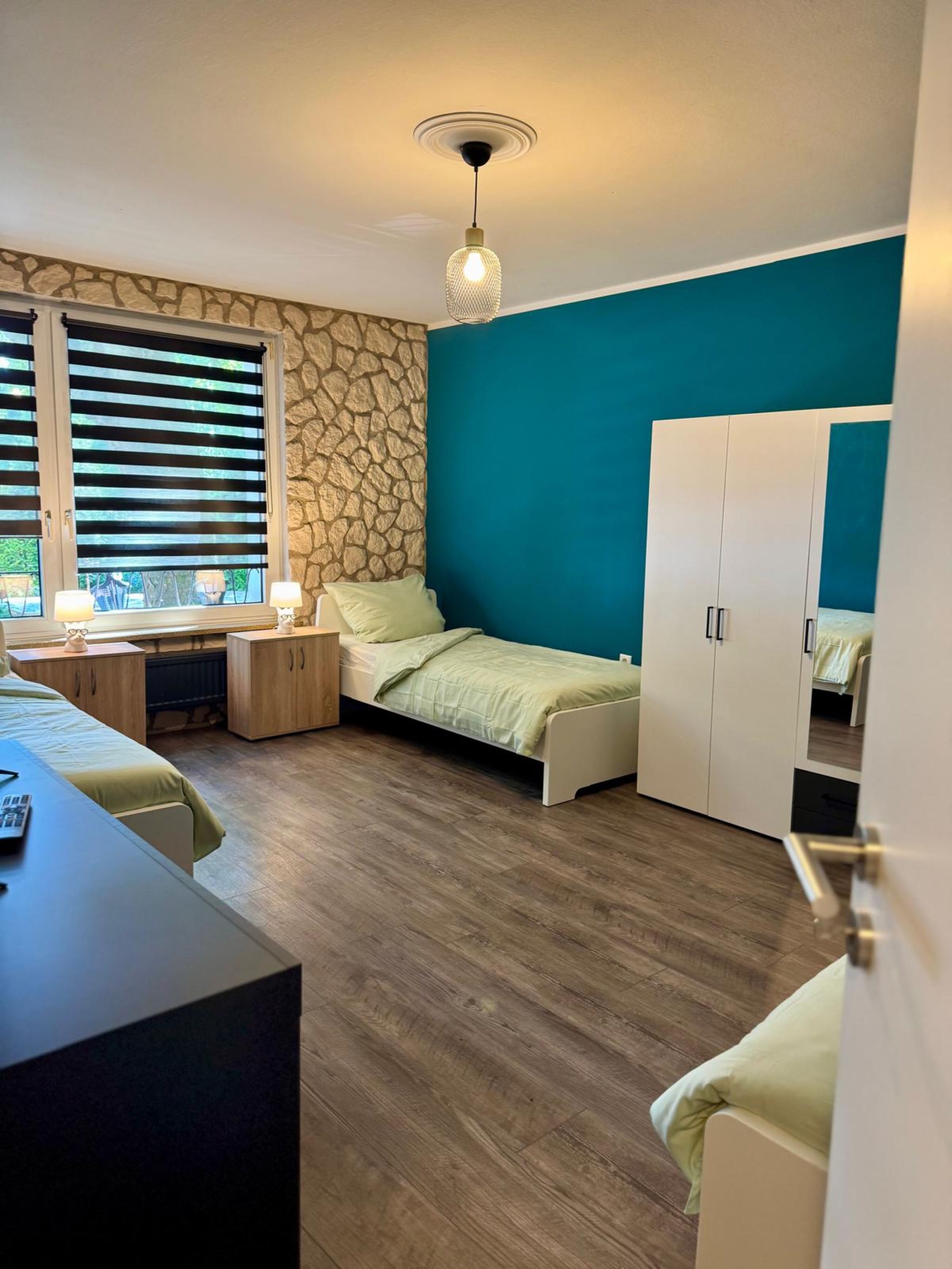 Monteur-Zimmer - Moers - #1 MoWo / Monteurunterkünfte in Duisburg