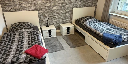 Monteur-Zimmer - Mülheim an der Ruhr - Monteurwohnung Duisburg-4 Einzelbetten-Parkplatz-WLAN