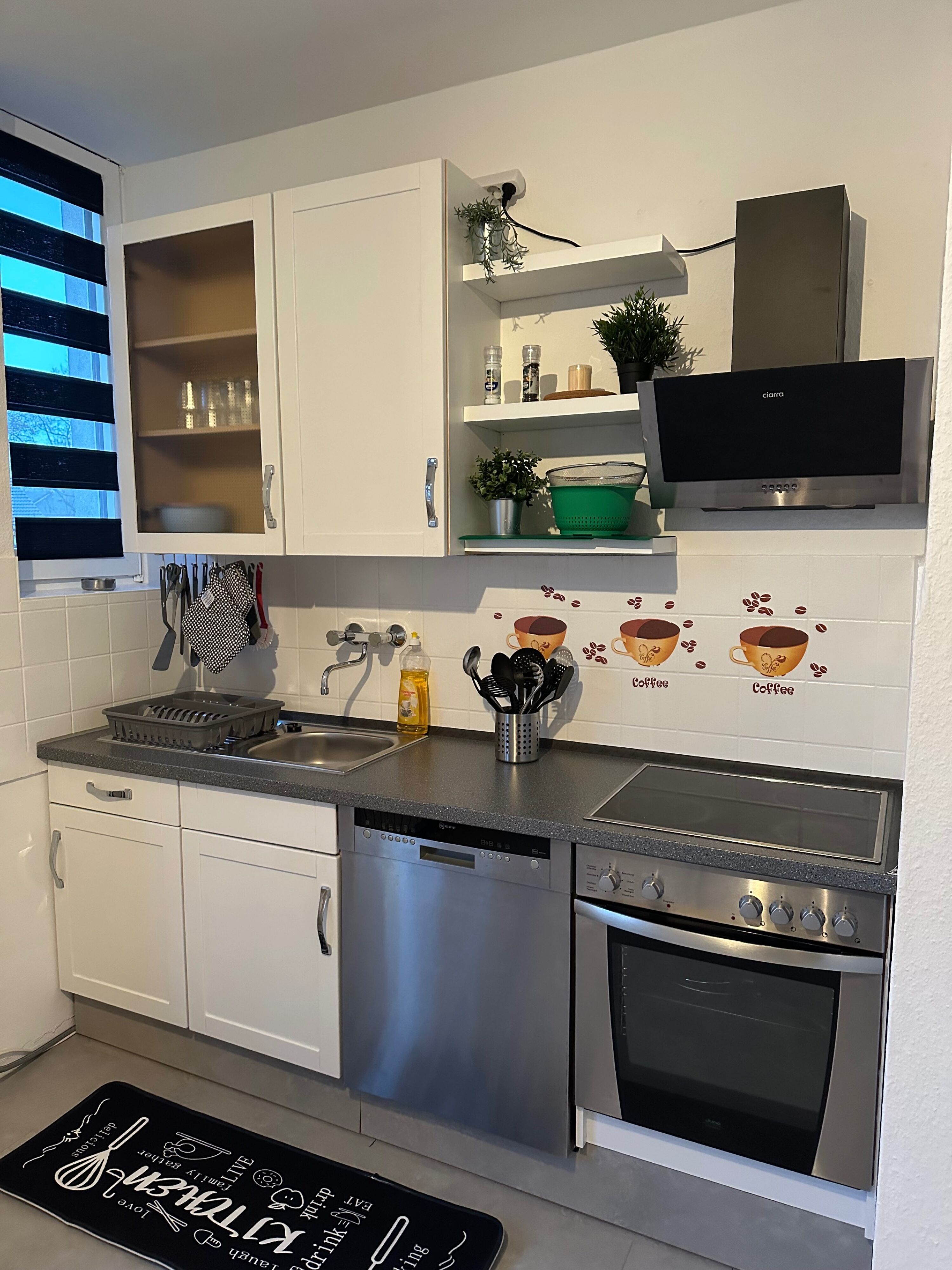 Monteur-Zimmer - Moers - Monteurwohnung Duisburg-4 Einzelbetten-Parkplatz-WLAN