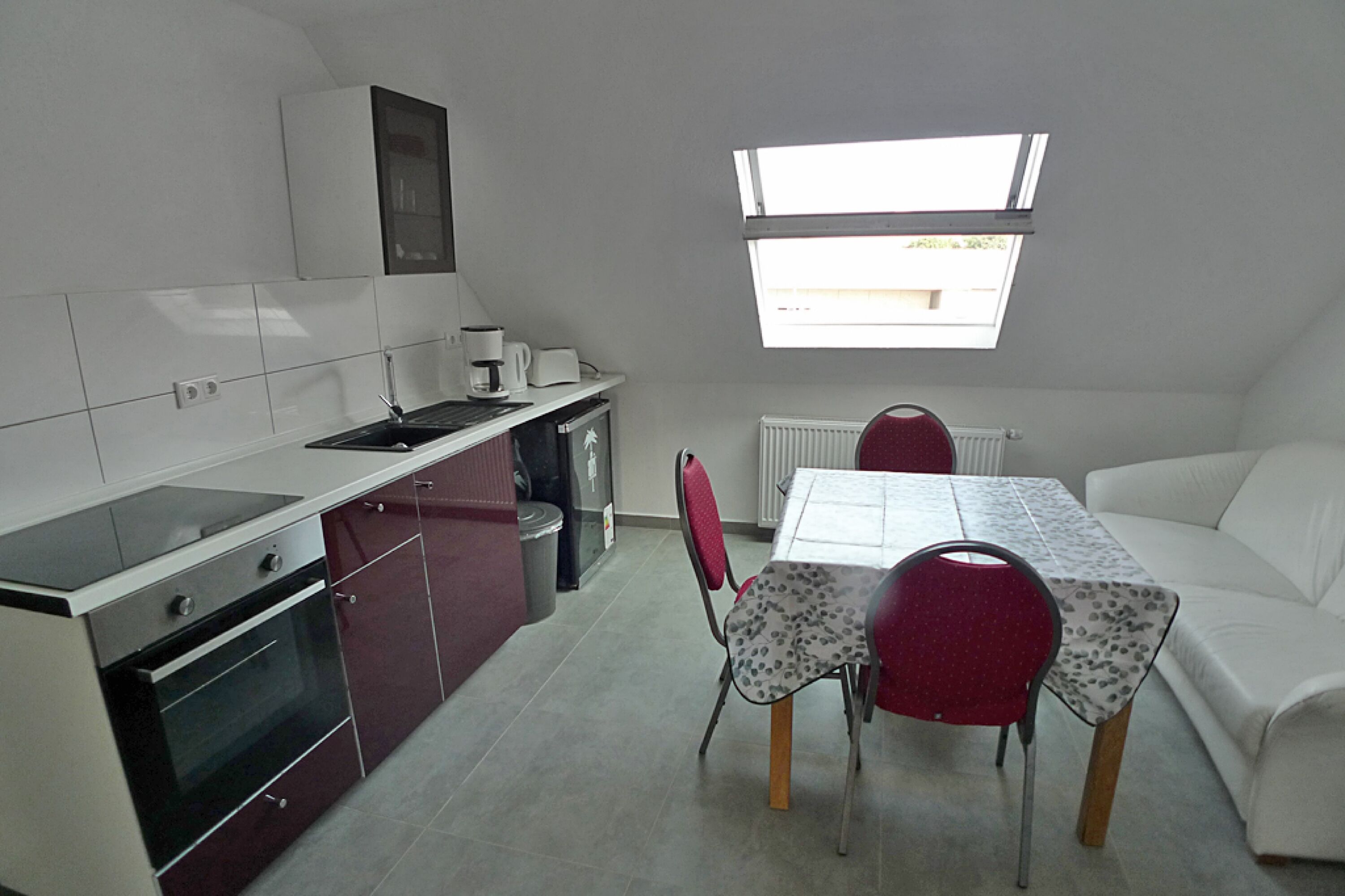 Monteur-Zimmer - Moers - Großes Haus mit mehreren Appartements in Duisburg-Beeck