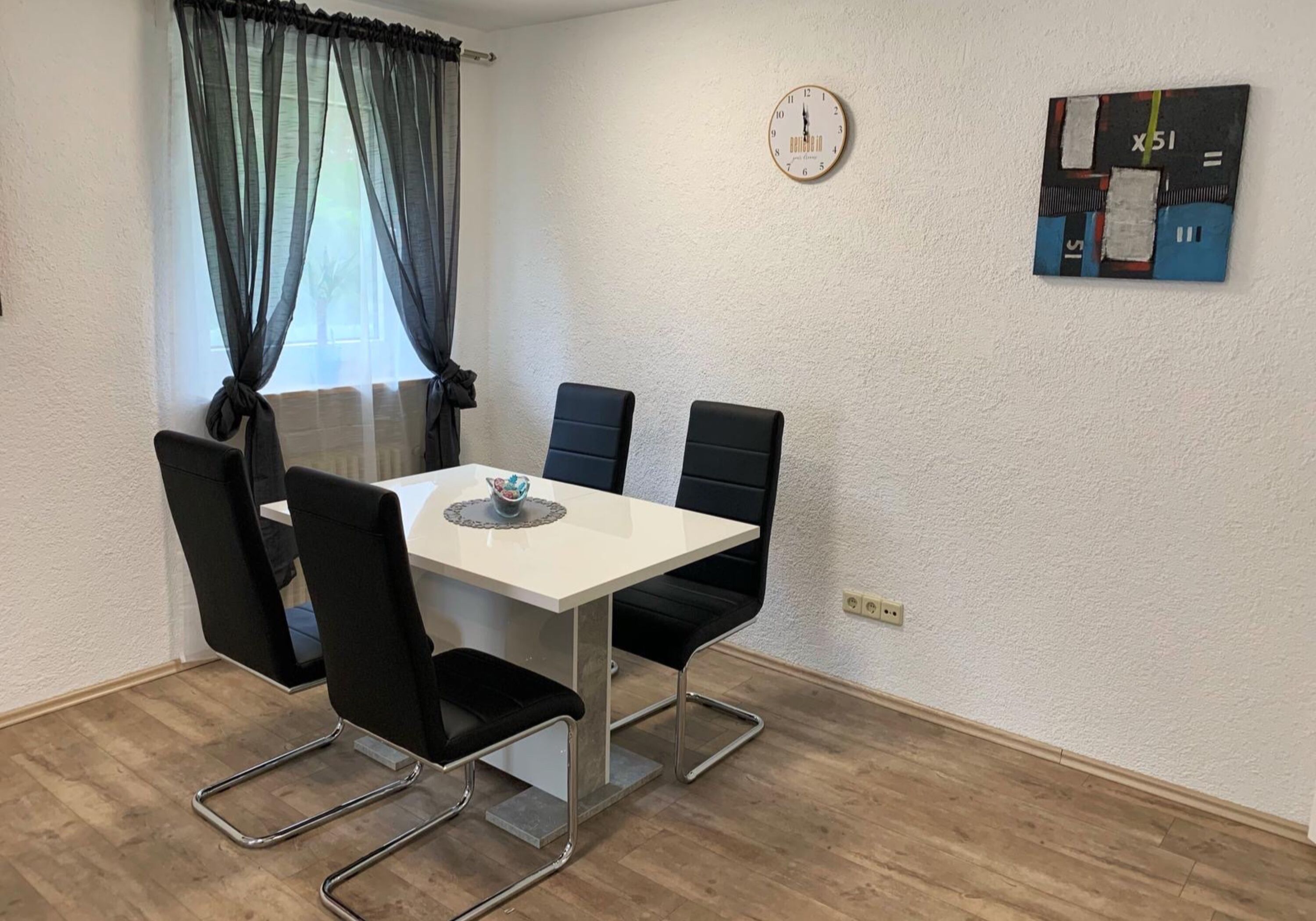 MonteurZimmer: Ferienwohnung Familie Schott