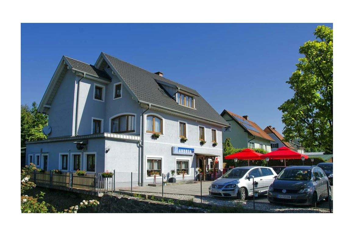 MonteurZimmer: Gästehaus Cafe Andrea