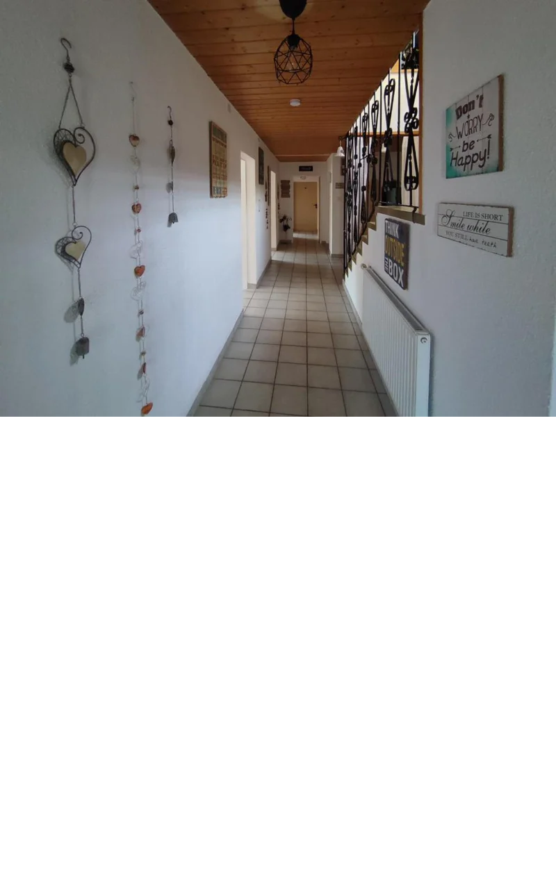 MonteurZimmer: Haus Alpenhahn