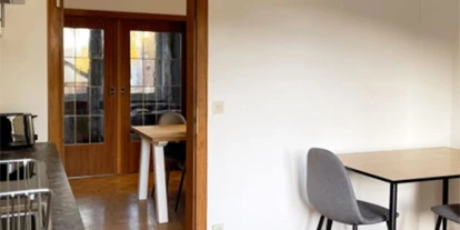 Monteur-Zimmer - Mülheim an der Ruhr - Bochum: Frisch sanierte Monteurwohnung: Parkplatz + TV + WLAN + Vollausstattung