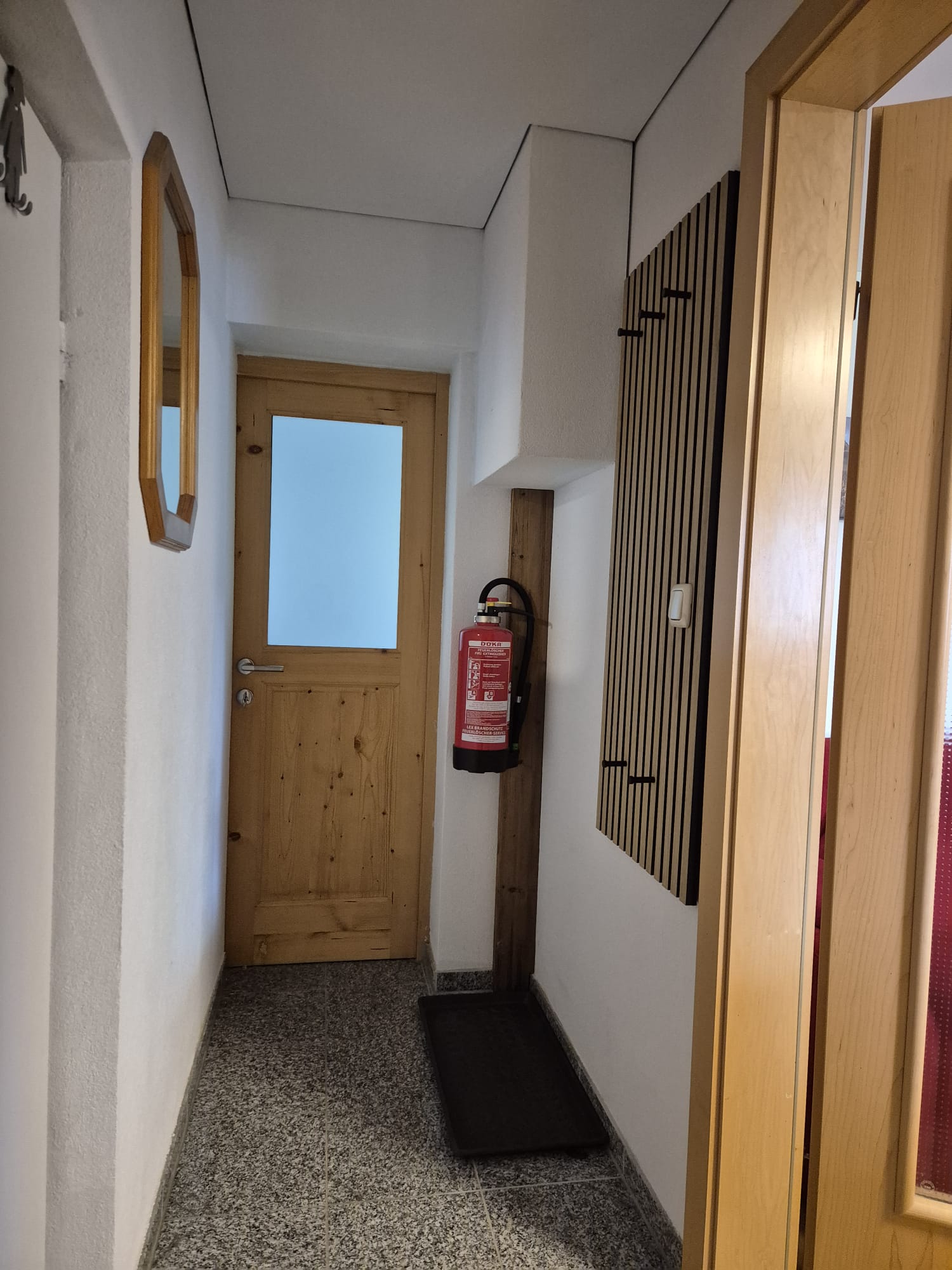 MonteurZimmer: Eingang Fewo3 - Fewo3 