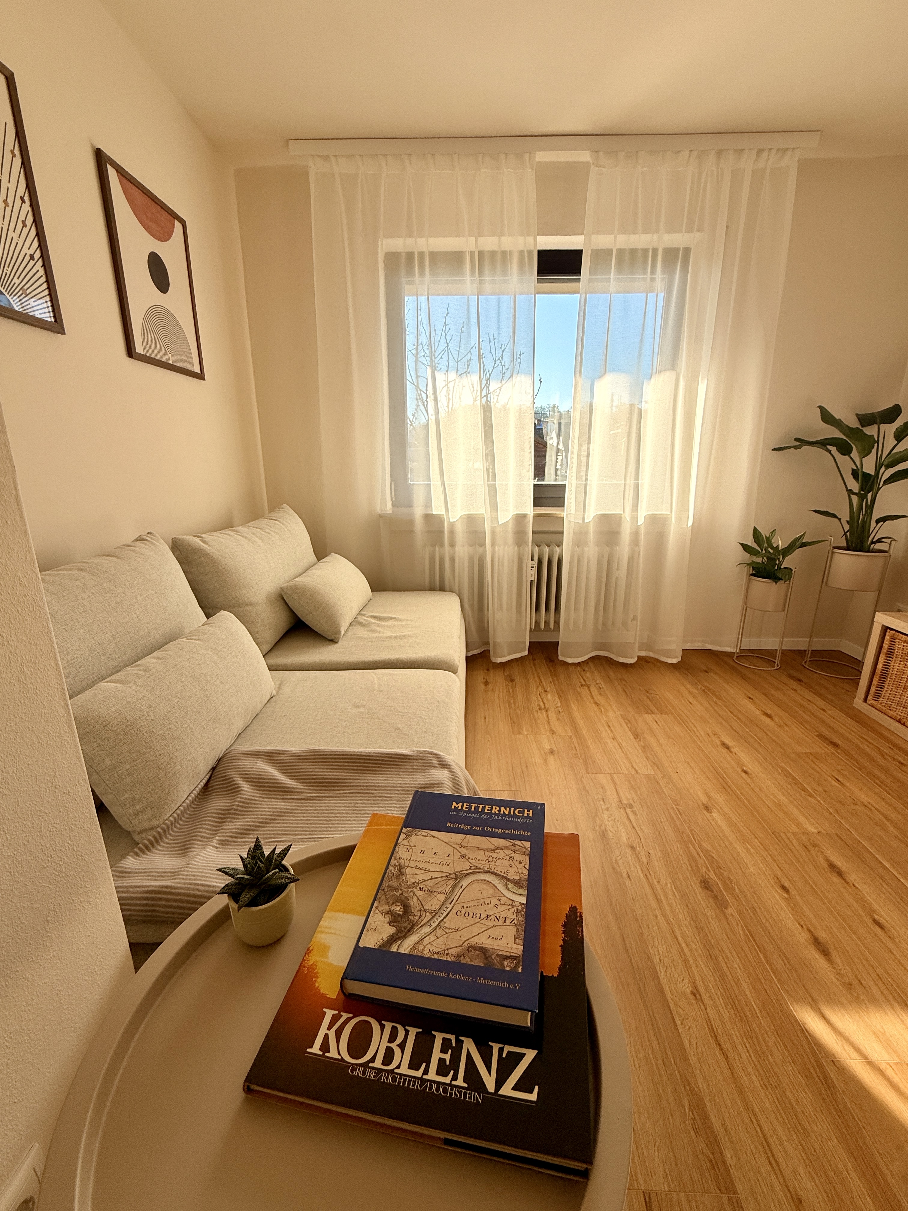 MonteurZimmer: Wohnzimmer - Wohlfühlort Koblenz, free parking
