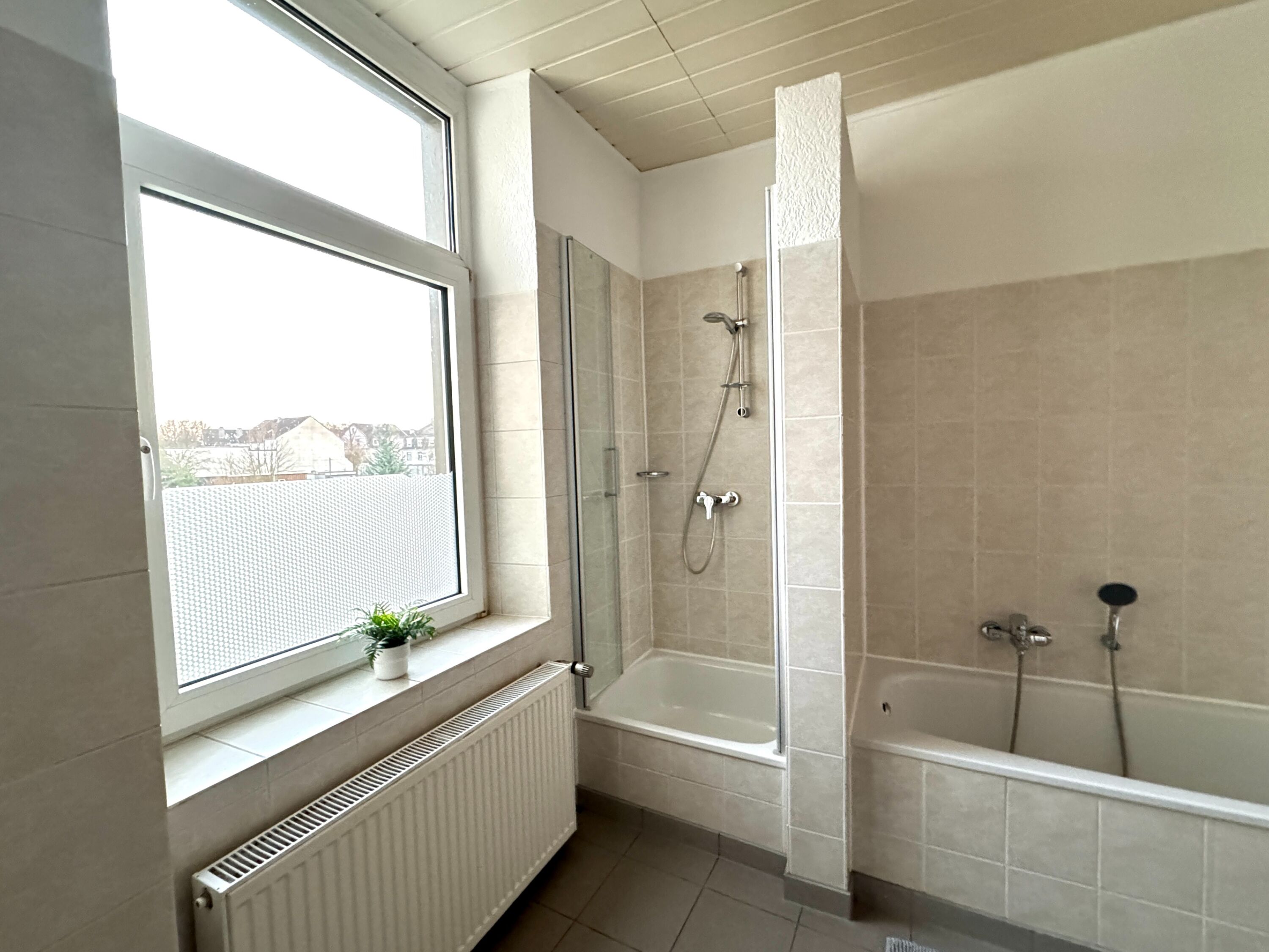 Monteur-Zimmer - Düsseldorf - SAP24/ Socha Apartments/ Monteurwohnung/ Wuppertal/ 6Pers.