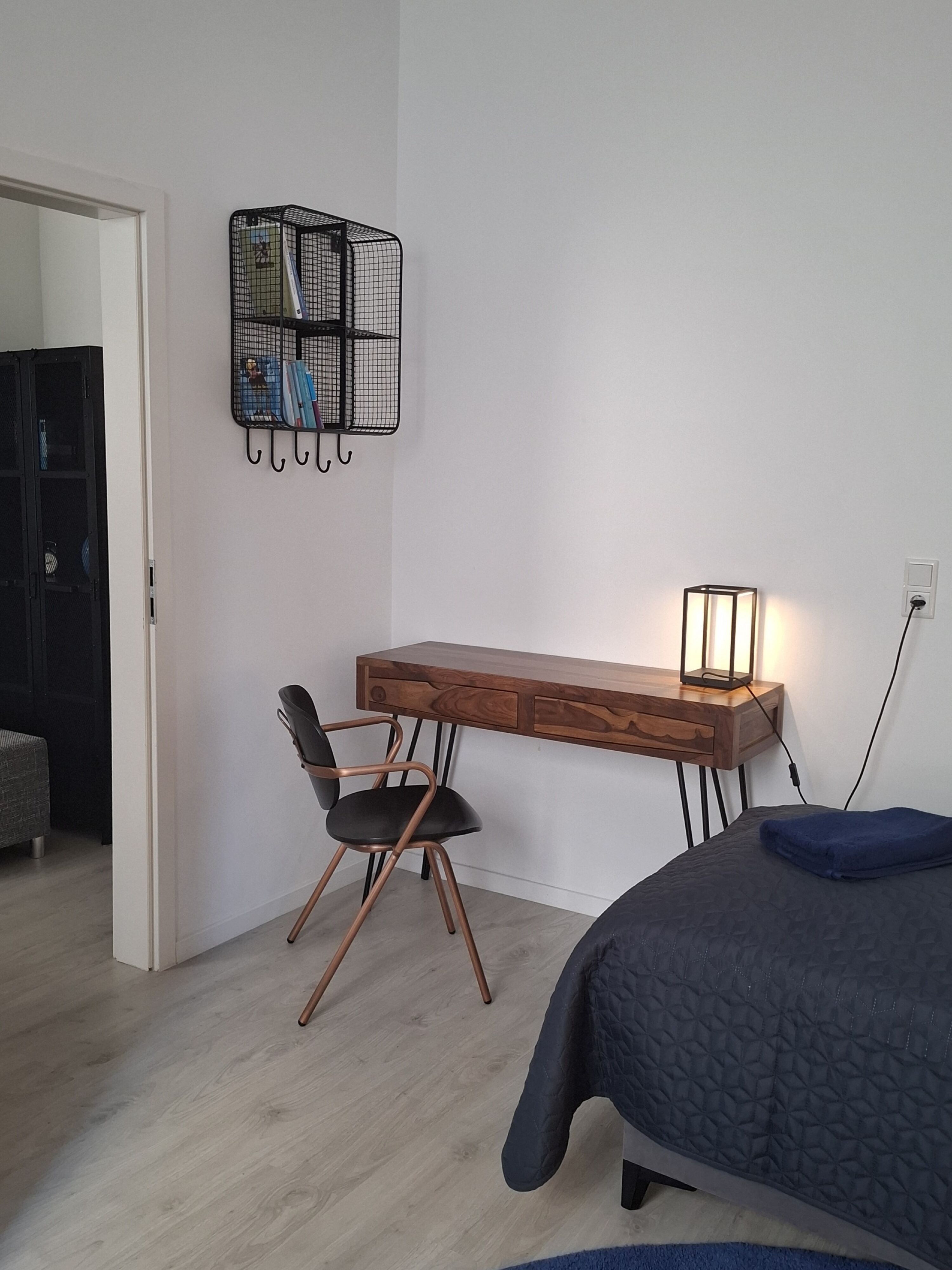 Monteur-Zimmer - Düsseldorf - Stilvoll-Zentral-Bahnhof-Altstadt-Mediapaket-W6