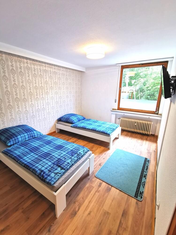 Monteur-Zimmer - Düsseldorf - Monteurwohnung Parkplatz+Internet+Küche+Waschmaschine⭐️