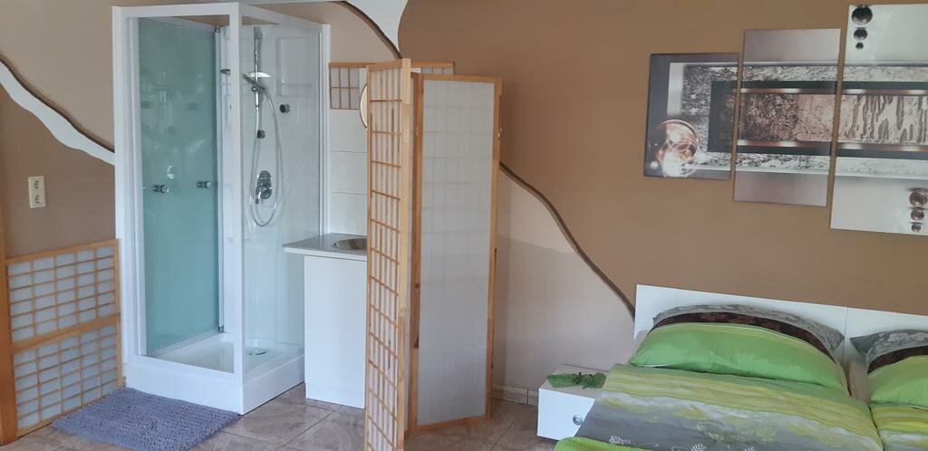 Monteur-Zimmer - Preis pro Nacht - Friesach (Friesach) -  Privatzimmer Schwarz