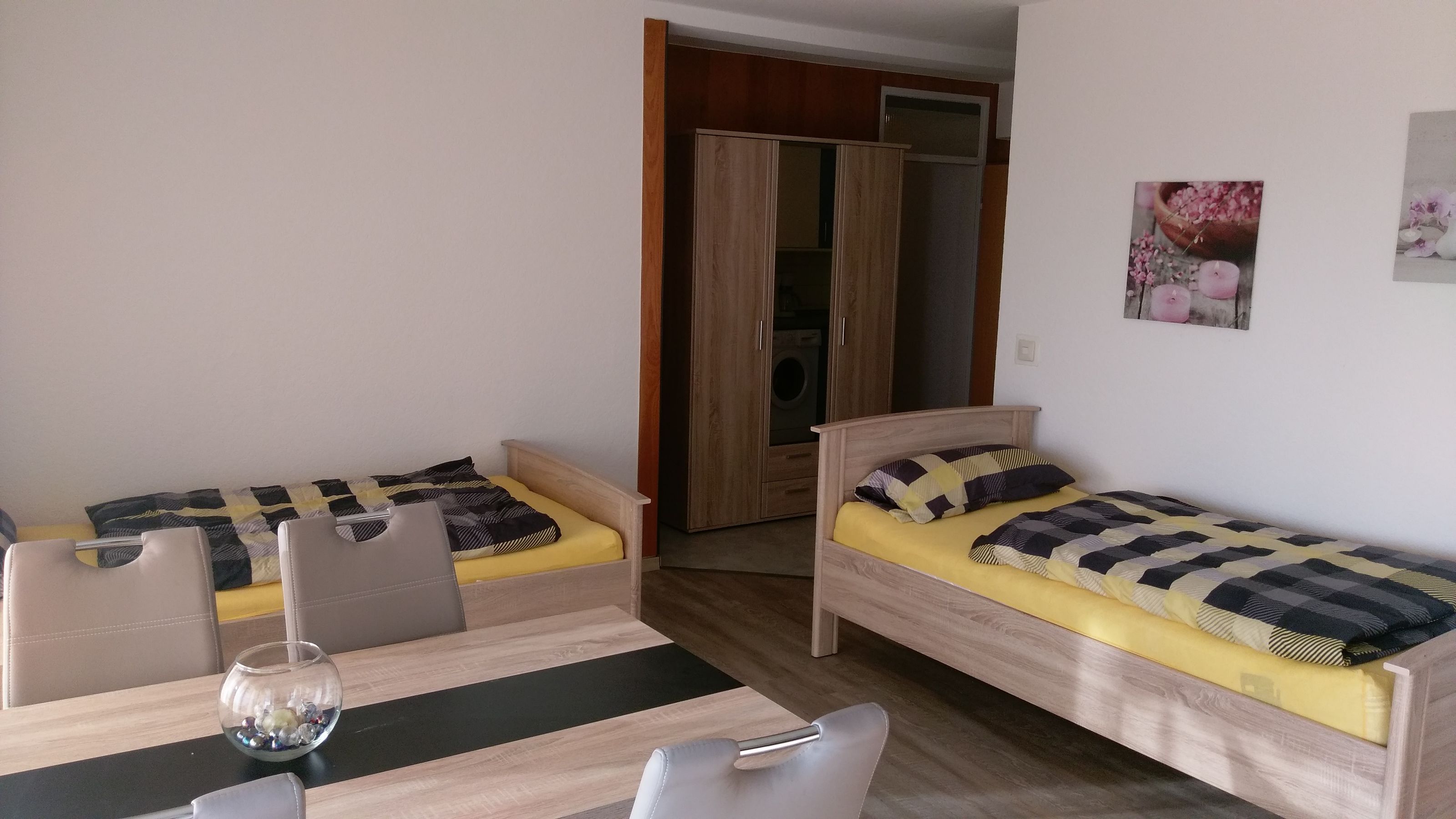 Monteur-Zimmer - Leopoldshöhe - Wohnungen Bielefeld-Sennestadt und Bielefeld und Gütersloh