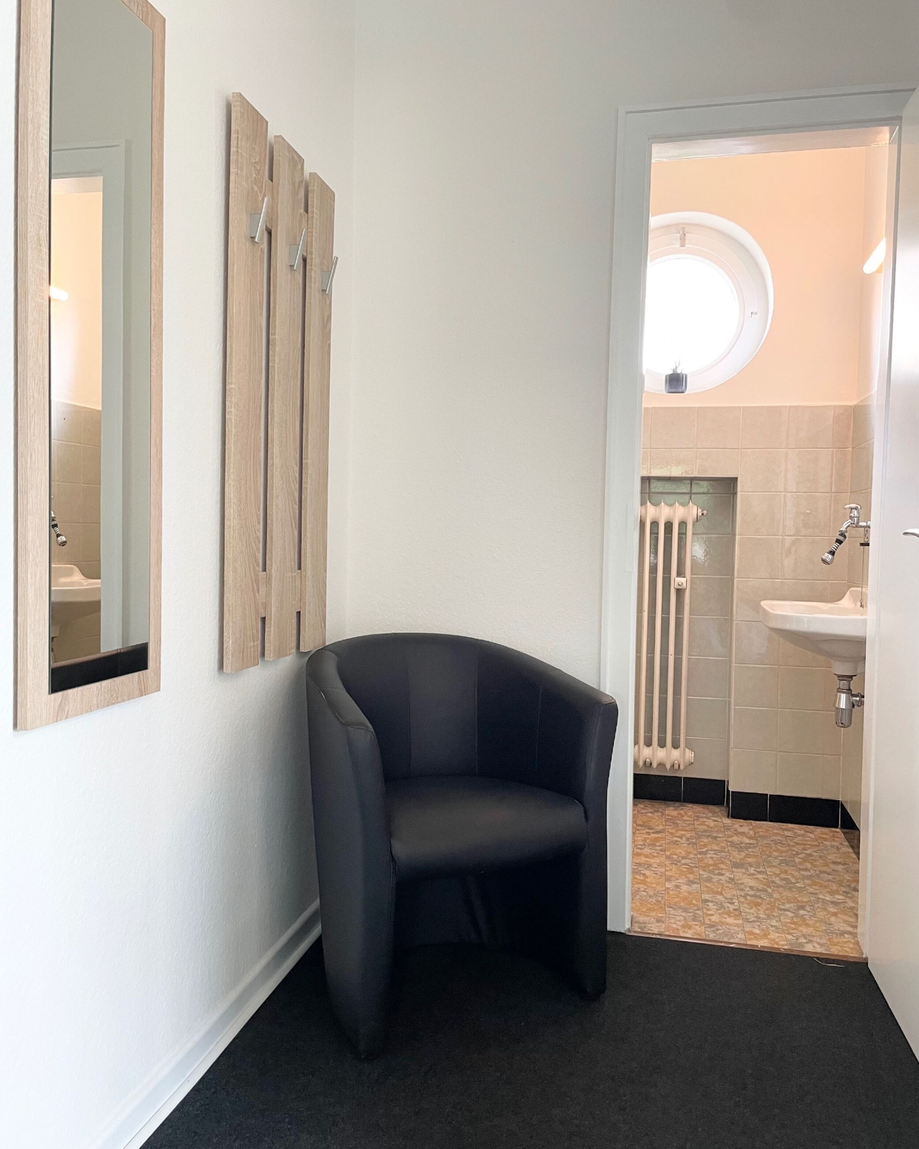 Monteur-Zimmer - Leopoldshöhe - 7-Zimmer-Monteurunterkunft – Top-Lage Bielefeld
