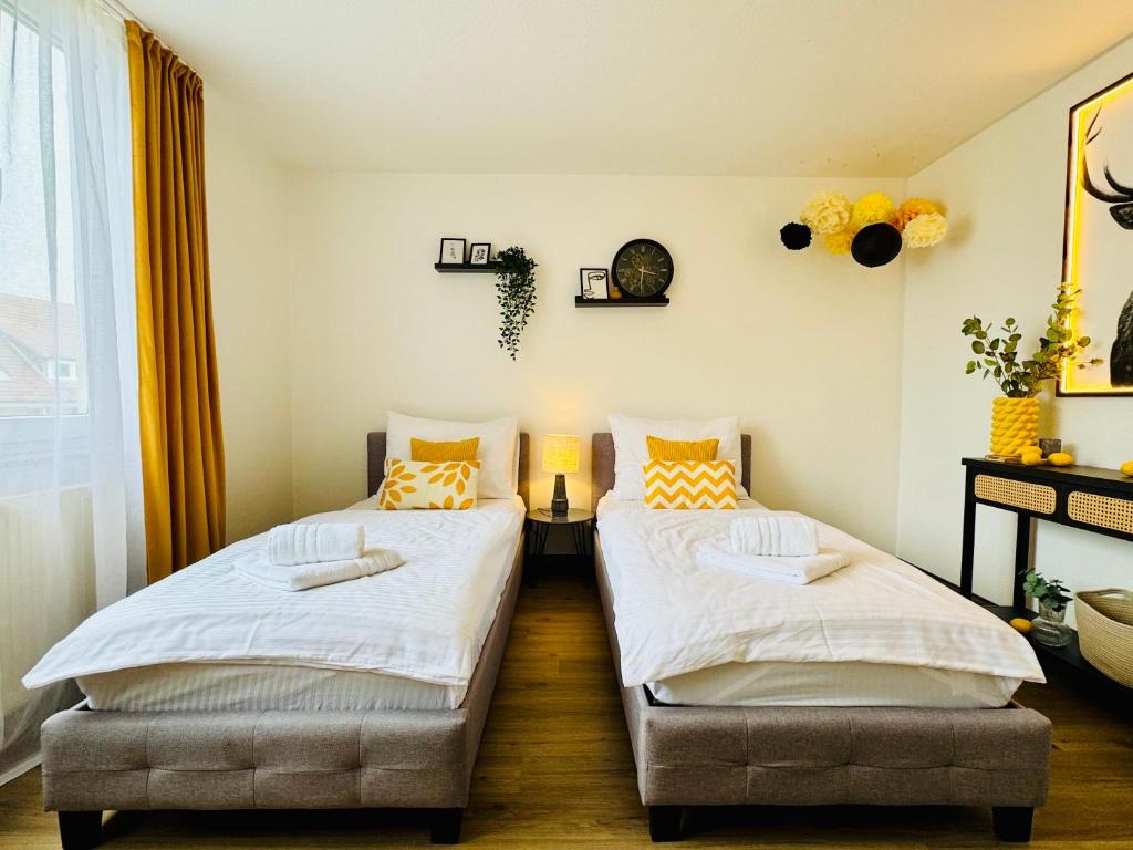 Monteur-Zimmer - Leopoldshöhe - Black&Yellow Designer Apartment Bielefeld