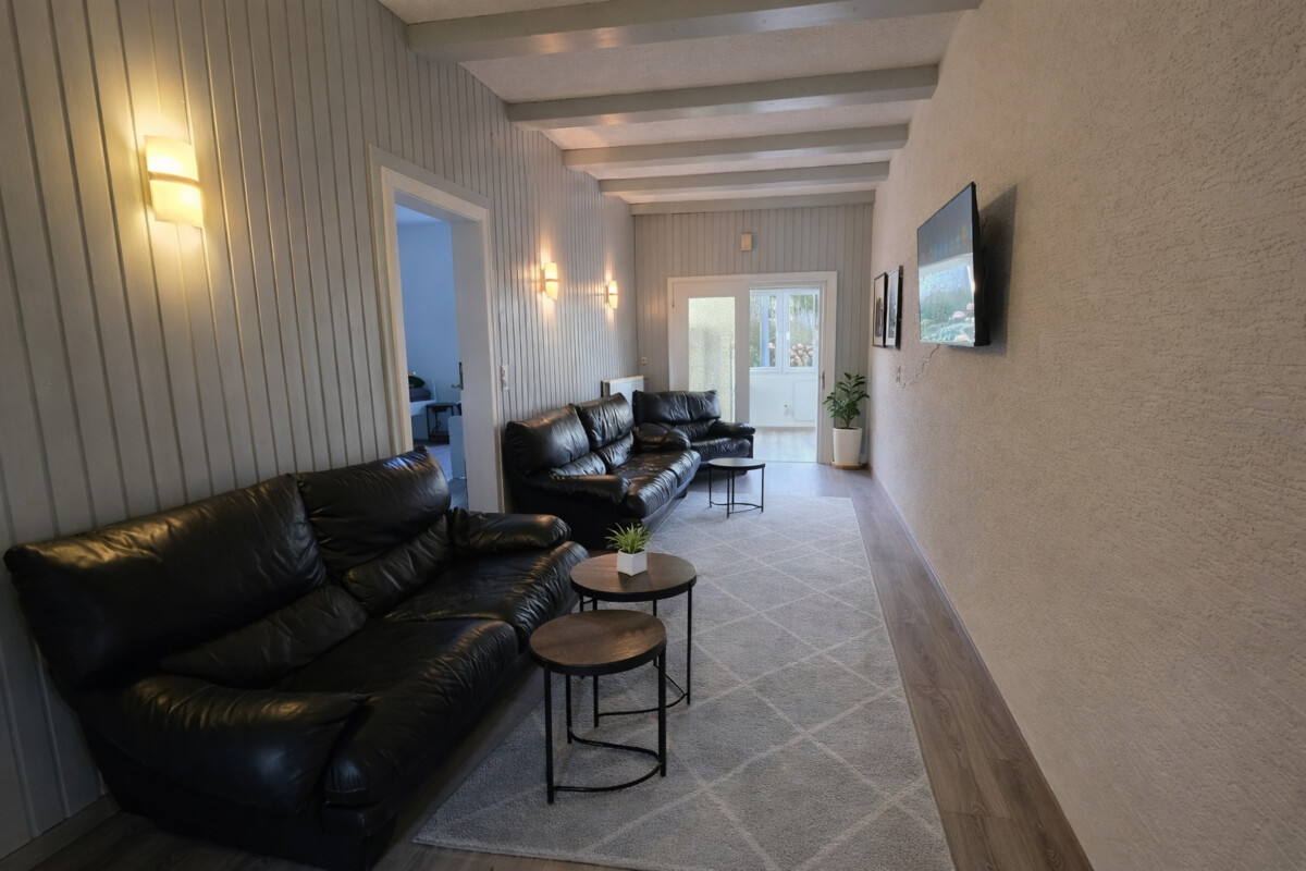Monteur-Zimmer - Leopoldshöhe - TOP Preis Monteurhaus für bis zu 30 Pers. / top Internt / großer Parkplatz