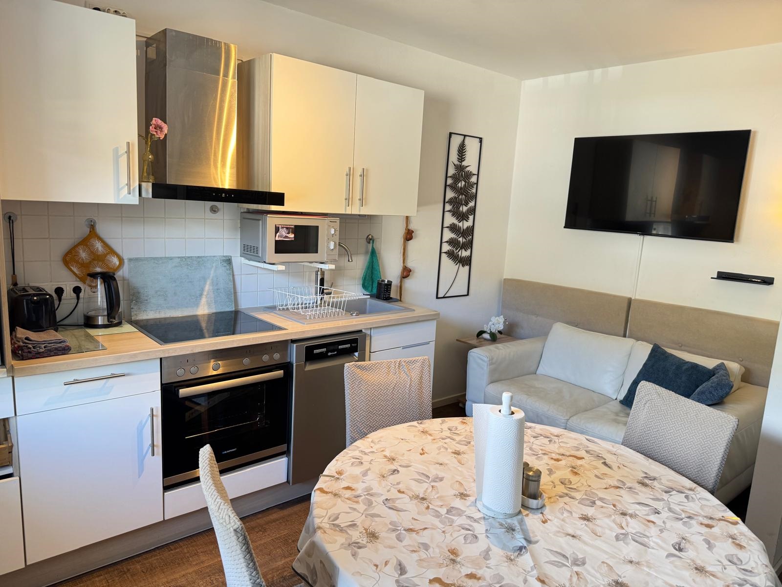MonteurZimmer: Monteurzimmer und Ferienwohnungen nahe Bonn – Ferienwohnungskomplex „Monteurglück" 