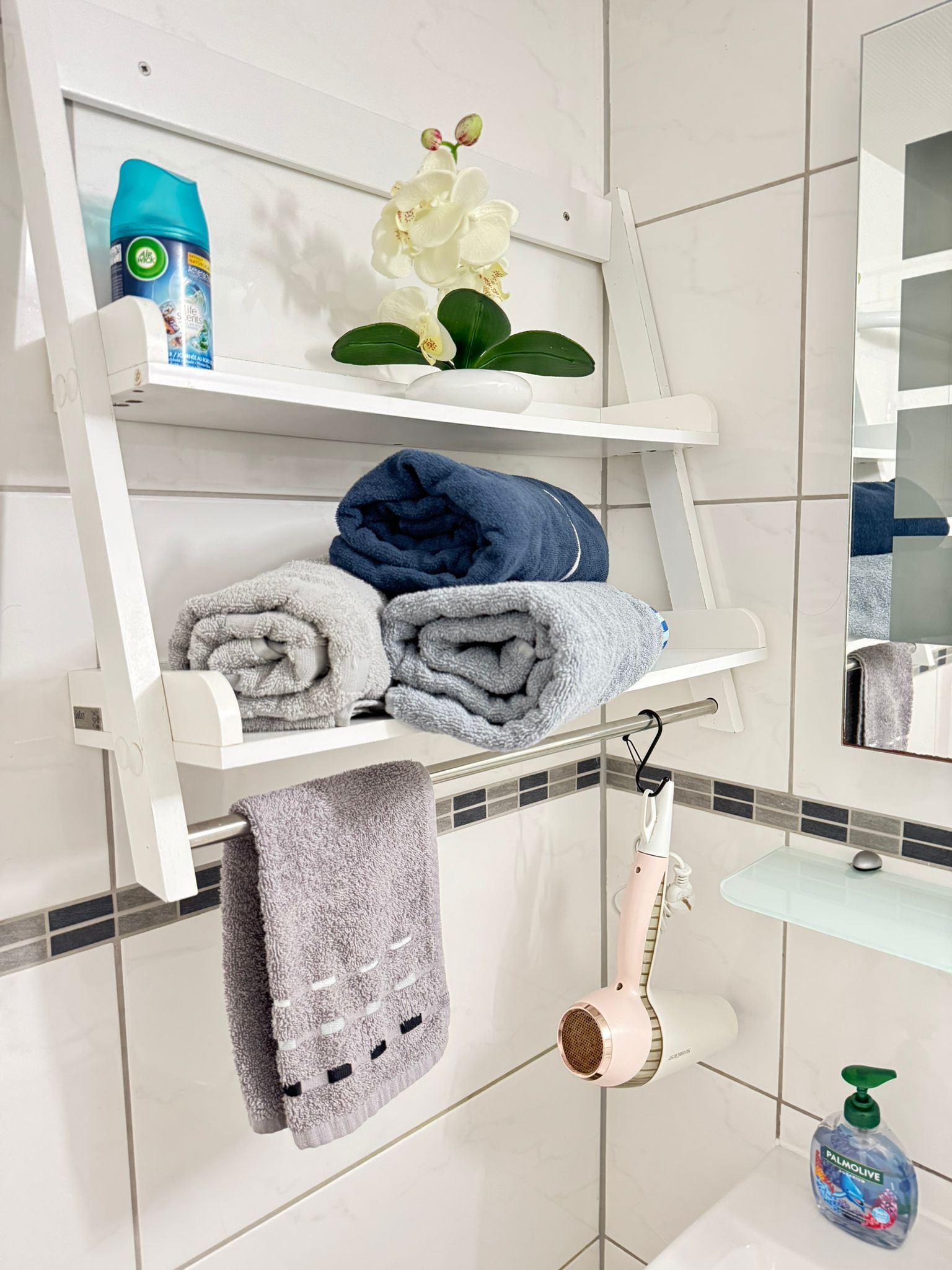 Monteur-Zimmer - Küche - Monteurzimmer und Ferienwohnungen nahe Bonn – Ferienwohnungskomplex „Monteurglück"