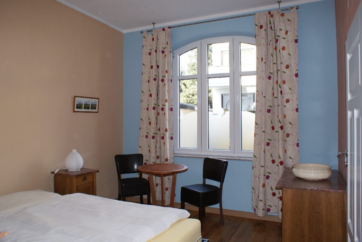 Monteur-Zimmer - Remagen - Monteurwohnungen Bonn- Günstig und Gut. !
