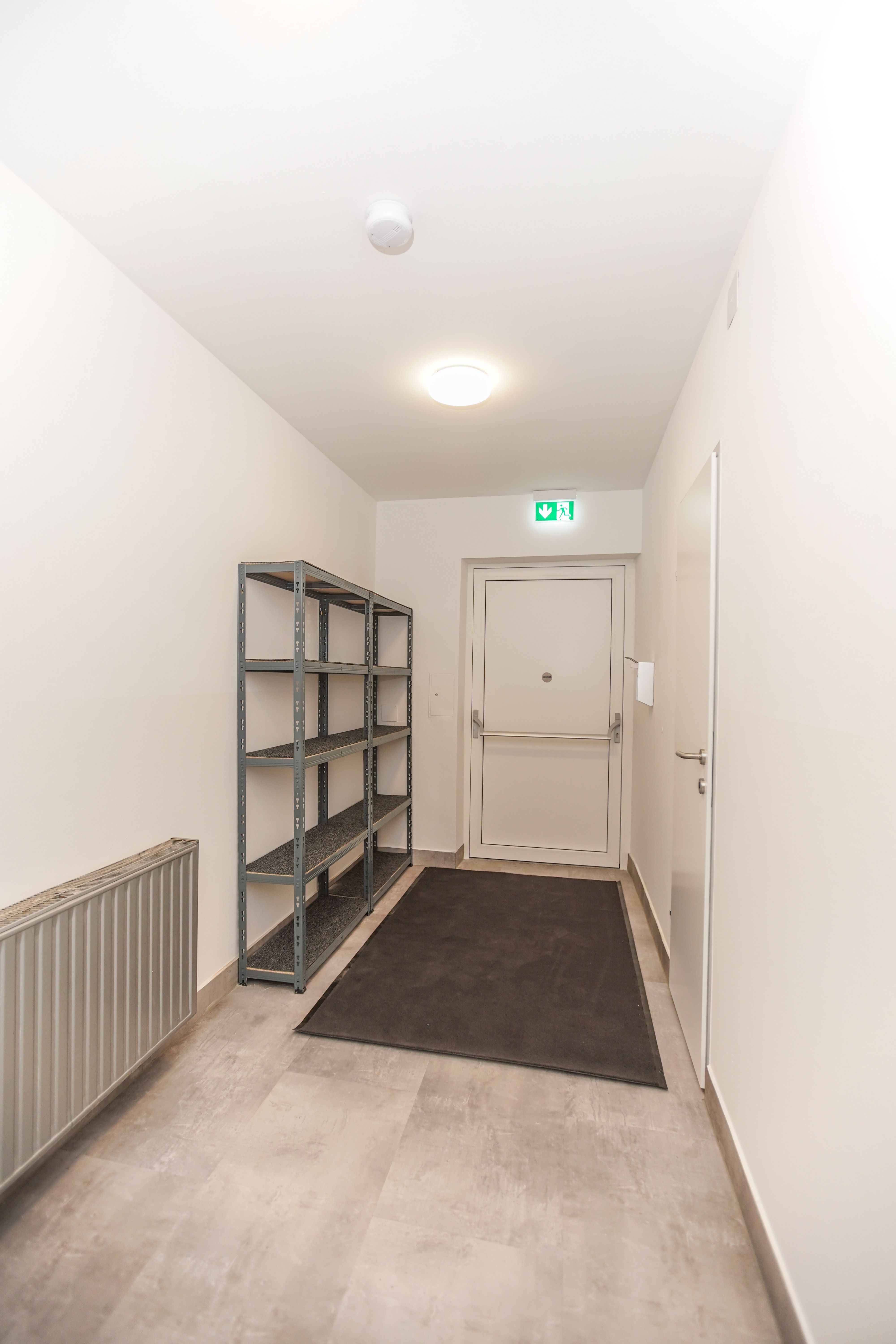 MonteurZimmer: Eingangsbereich - Mitarbeiterzimmer Spielfeld
