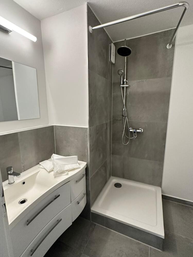 Monteur-Zimmer - Viernheim - NEUE Monteurswohnung mit 4 Zimmern und großer Küche + Wohnbereich
