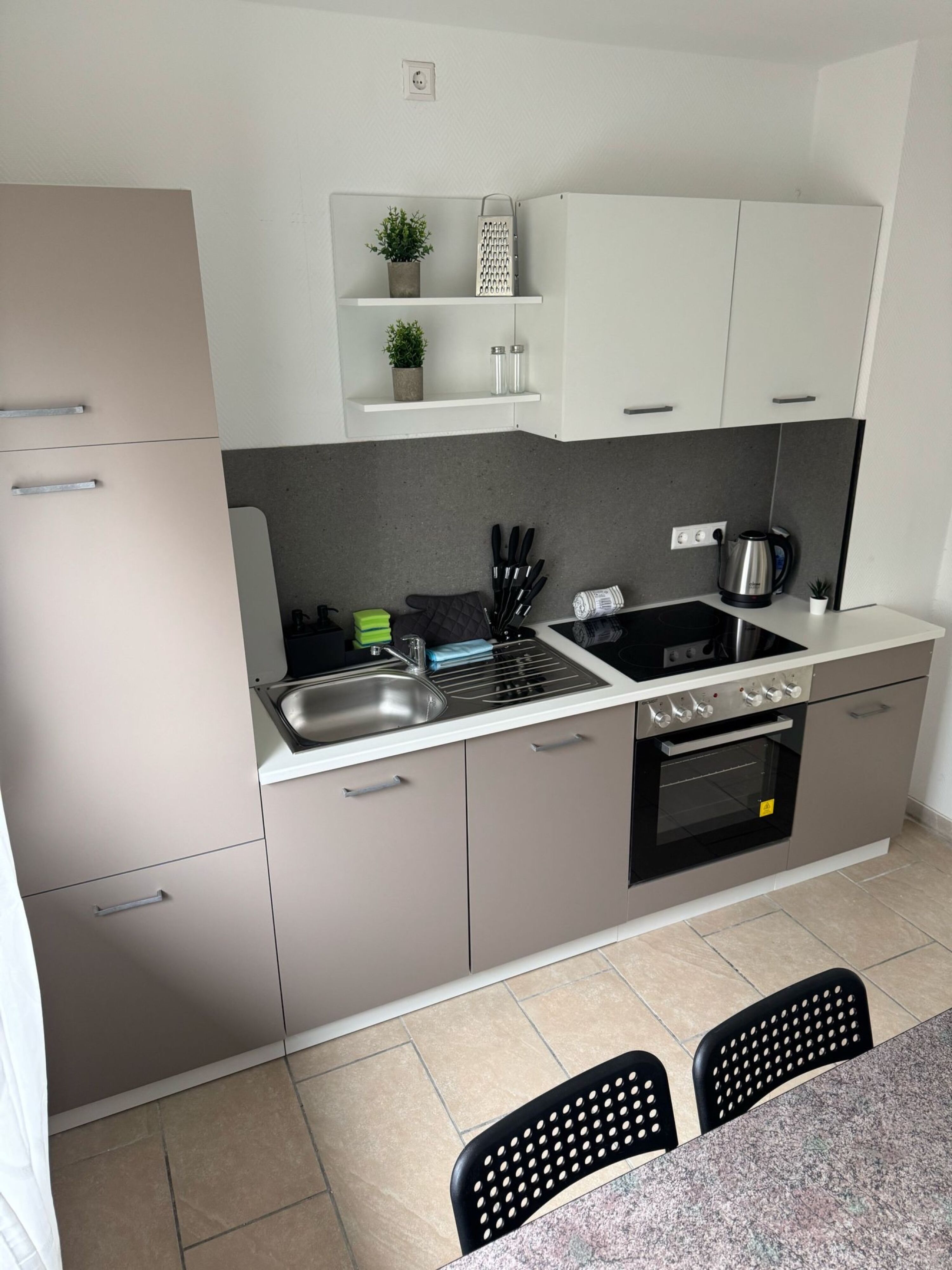 Monteur-Zimmer - Viernheim - Wohnung Kara