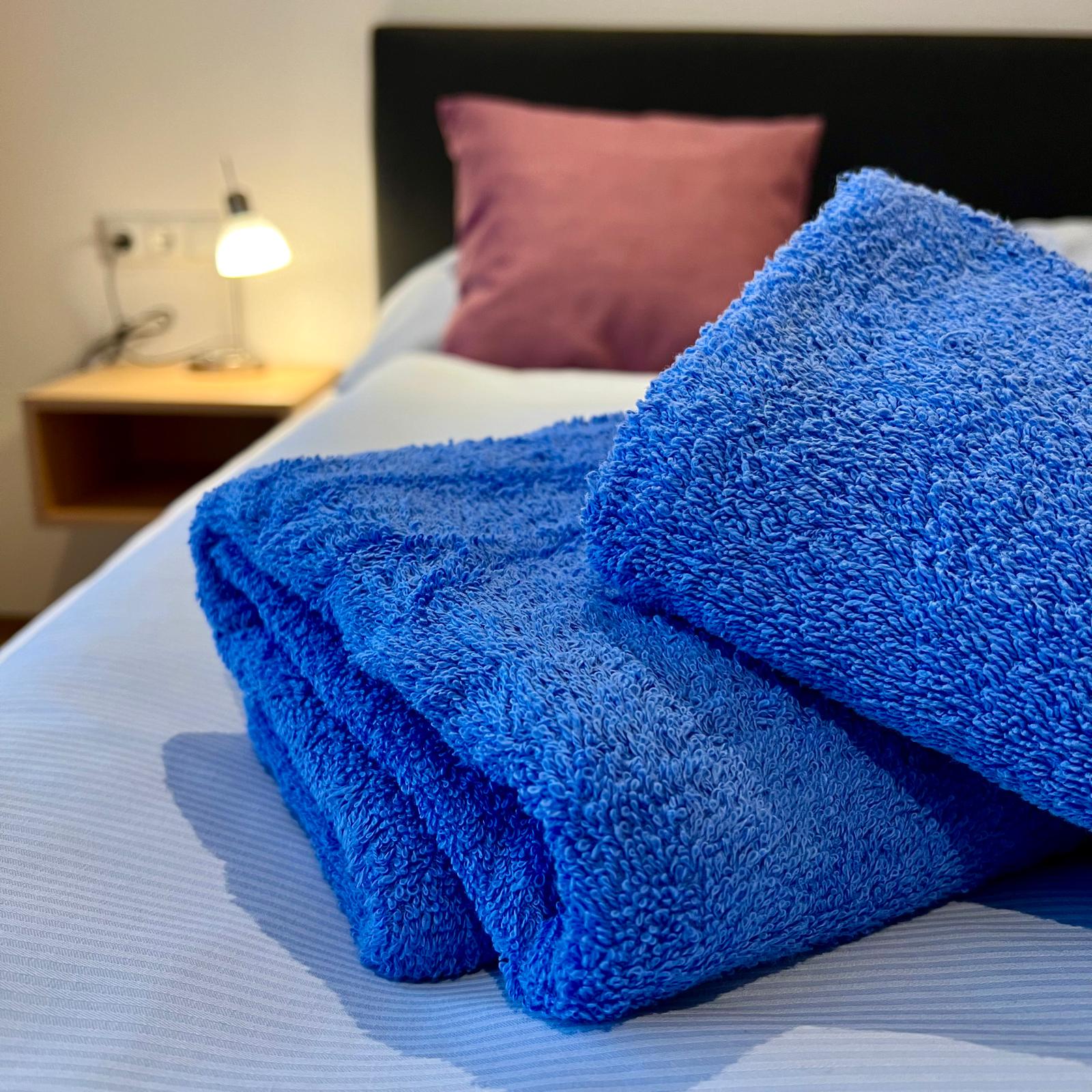 MonteurZimmer: Schlafraum DZ mit Dusche, WC,TV, Terrasse, Wlan
Zusatzbuchung Frühstück ab 6 Uhr
günstige Wochen und Longstay-Pauschalen, bitte anfragen - Hotel Wahlmüller-das kleine Hotel am Voralpenkreuz