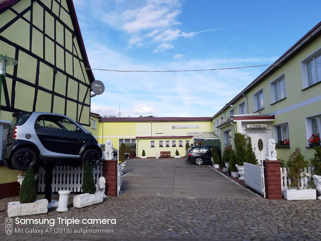 MonteurZimmer: Apartmenthotel, Pension WG, Monteurzimmer, Zimmervermietung, Raum Magdeburg.