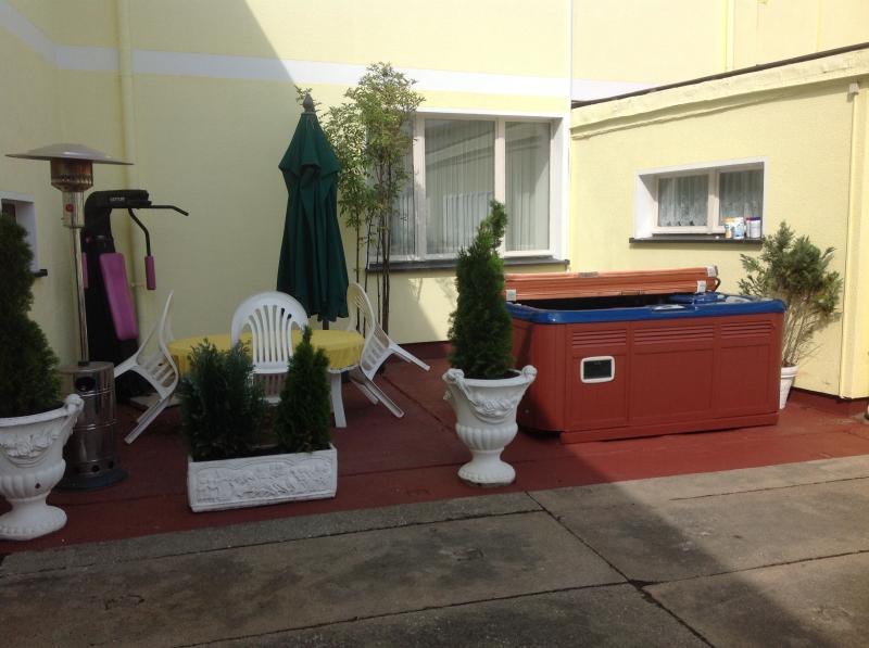 MonteurZimmer: Apartmenthotel, Pension WG, Monteurzimmer, Zimmervermietung, Raum Magdeburg.