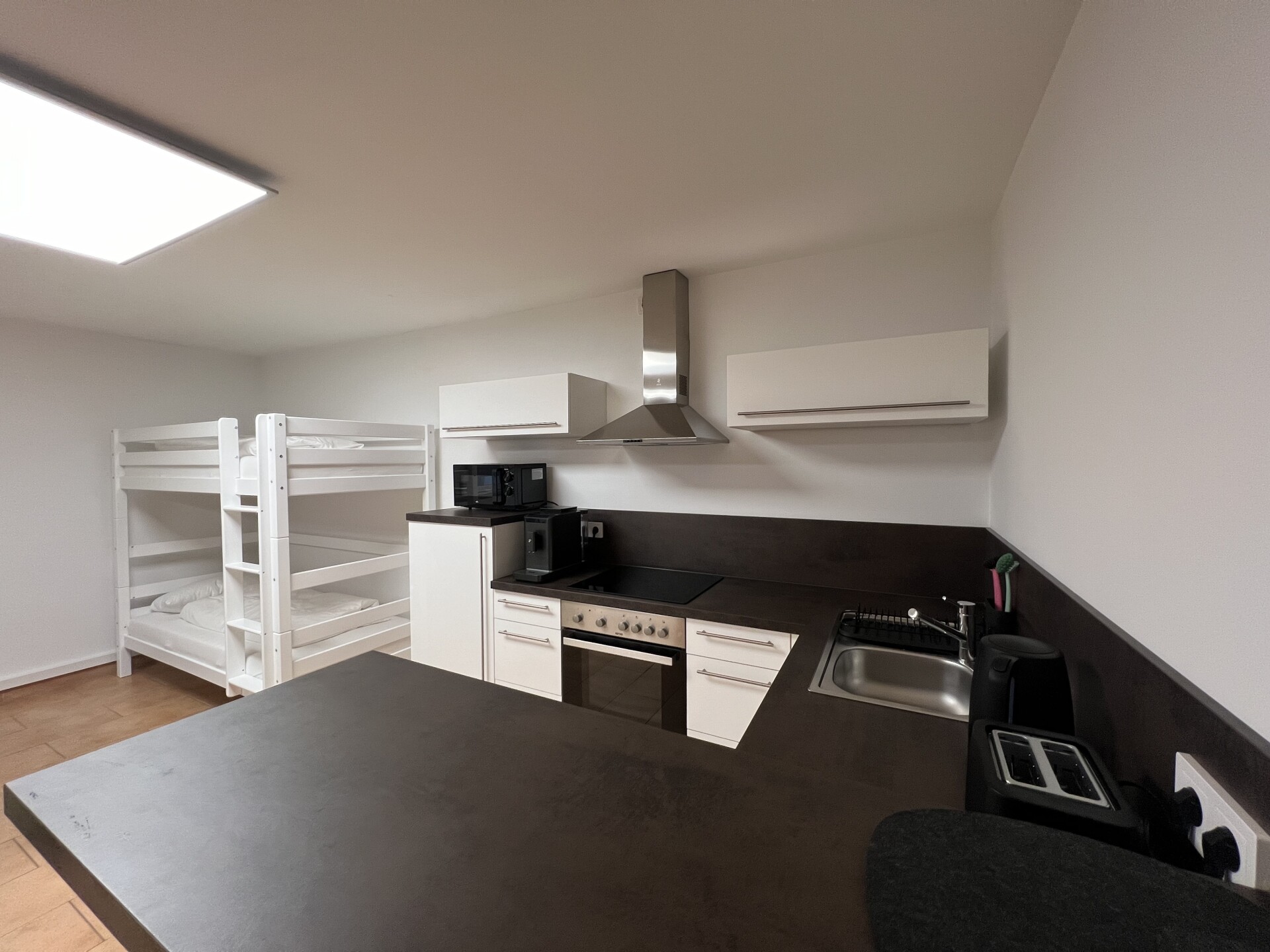 Monteur-Zimmer - Separate Einliegerwohnung in ruhiger Lage mit guter Verkehrsanbindung!